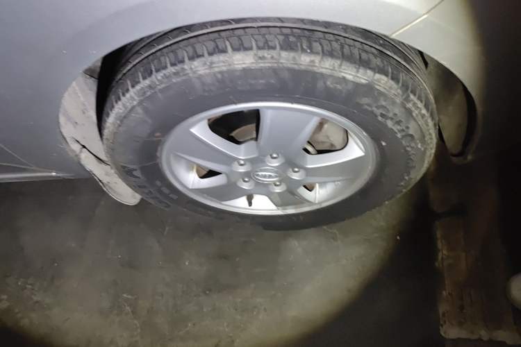 Used Kia Forte 2009 1.6L MT GL Right Front Wheel Hub