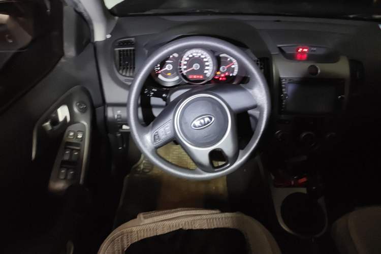 Used Kia Forte 2009 1.6L MT GL Steering Wheel