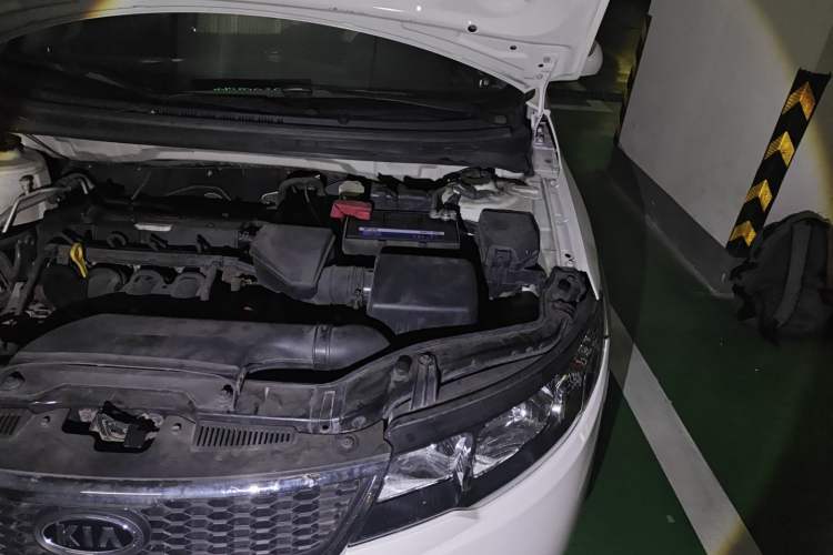 Used Kia Forte 2009 1.6L AT GL Engine Bay Left