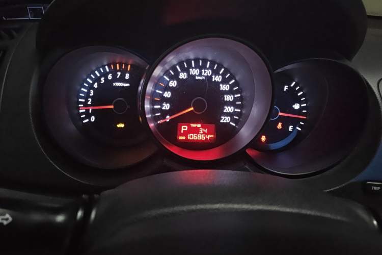 Used Kia Forte 2009 1.6L AT GL Odometer Close Up
