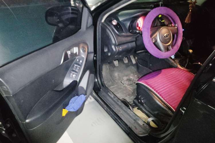 Used Kia Forte 2011 1.6L MT GLS Driver Seat