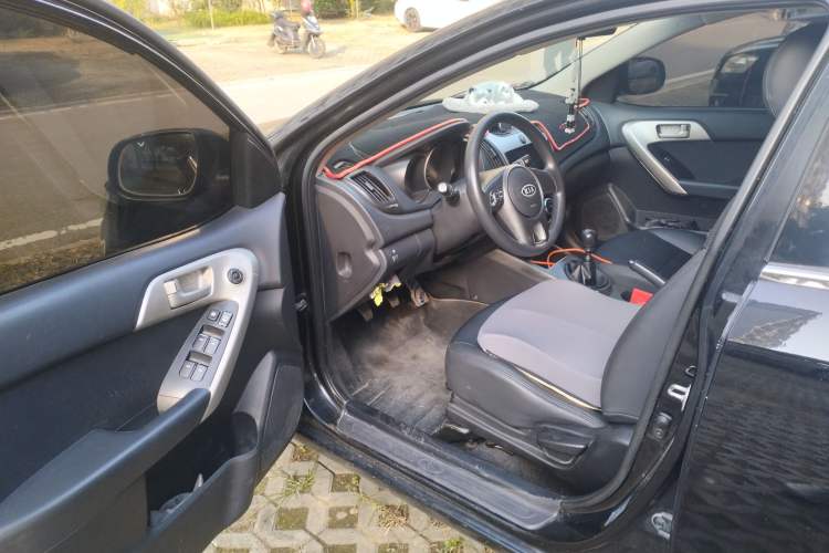 Used Kia Forte 2011 1.6L MT GL Driver Seat