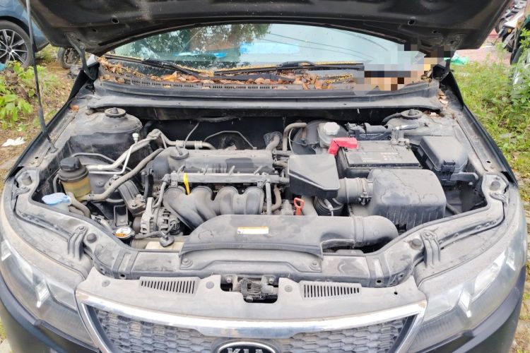 Used Kia Forte 2011 1.6L AT GL Engine Bay