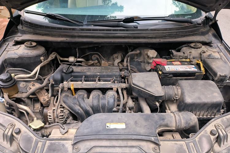 Used Kia Forte 2011 1.6L MT GL Engine Bay