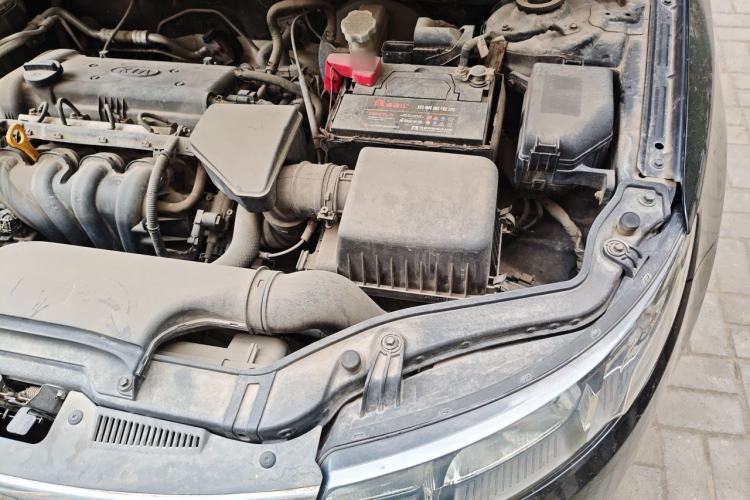 Used Kia Forte 2011 1.6L MT GL Engine Bay Left