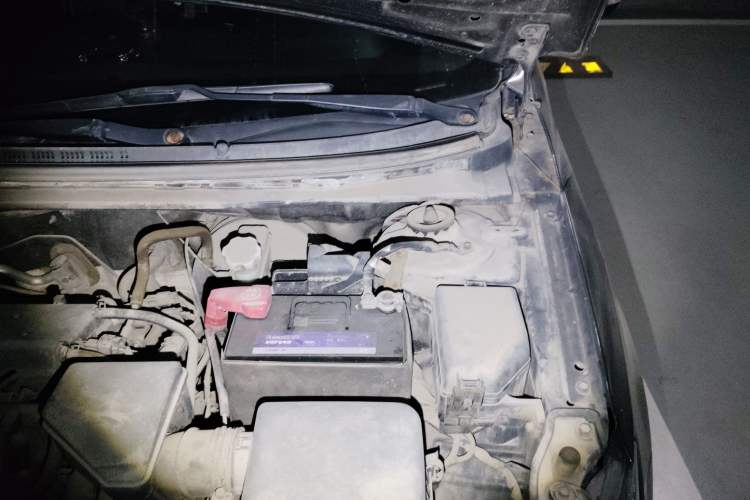 Used Kia Forte 2011 1.6L MT GLS Engine Bay Left