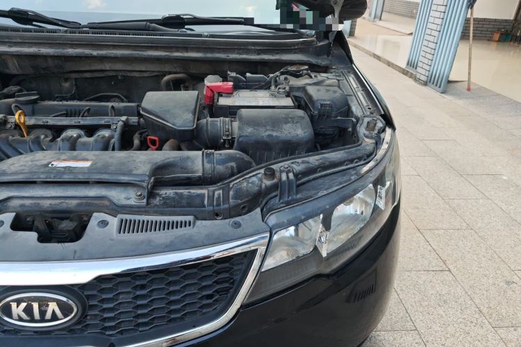 Used Kia Forte 2011 1.6L AT GL Engine Bay Left
