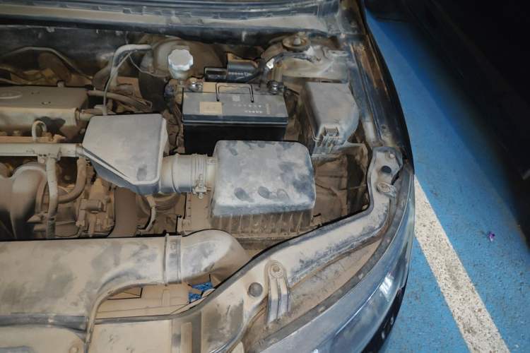 Used Kia Forte 2011 1.6L MT GLS Engine Bay Left