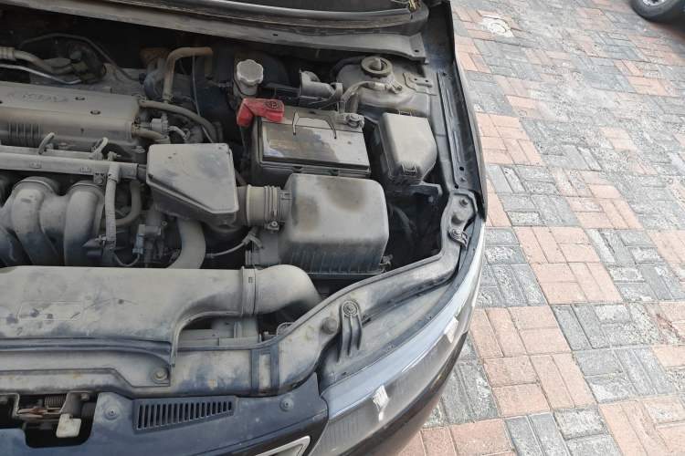 Used Kia Forte 2011 1.6L MT GL Engine Bay Left
