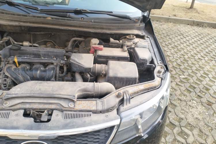 Used Kia Forte 2011 1.6L MT GL Engine Bay Left