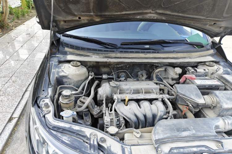 Used Kia Forte 2011 1.6L AT Premium Engine Bay Right