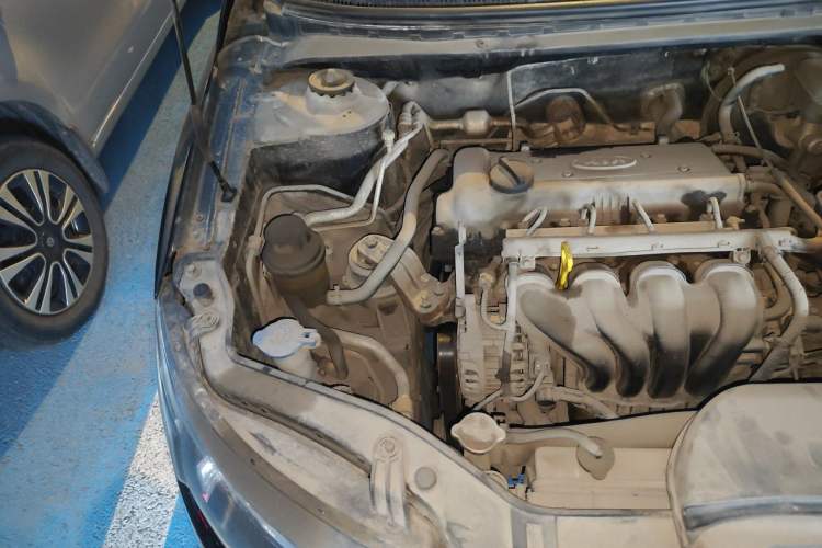 Used Kia Forte 2011 1.6L MT GLS Engine Bay Right