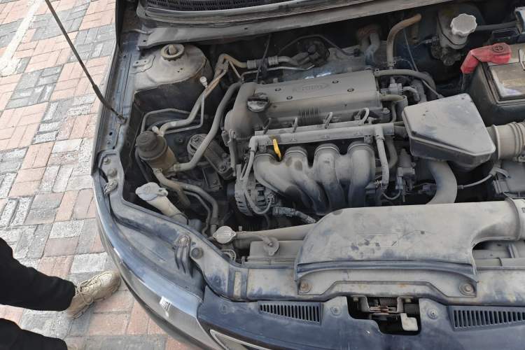 Used Kia Forte 2011 1.6L MT GL Engine Bay Right