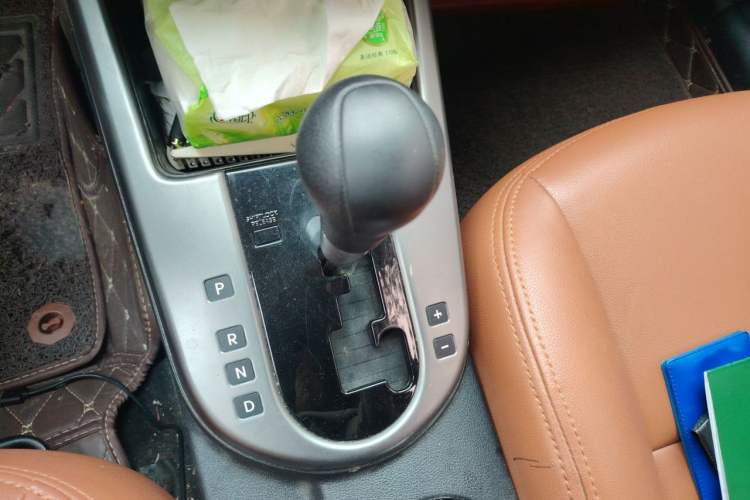 Used Kia Forte 2011 1.6L AT GL Gear Lever