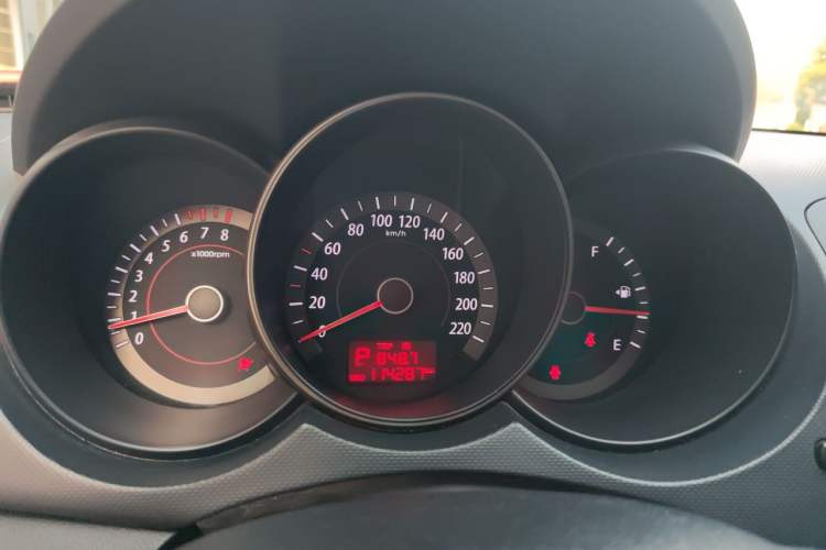 Used Kia Forte 2011 1.6L AT GL Instrument Cluster