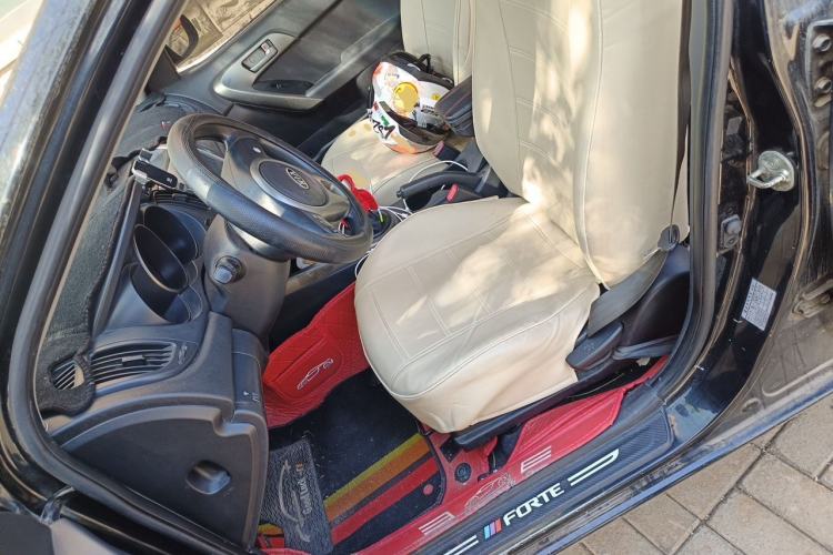 Used Kia Forte 2011 1.6L MT GL Left Front Seat