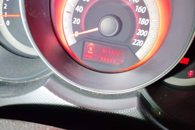 Used Kia Forte 2011 1.6L MT GLS Odometer Close Up