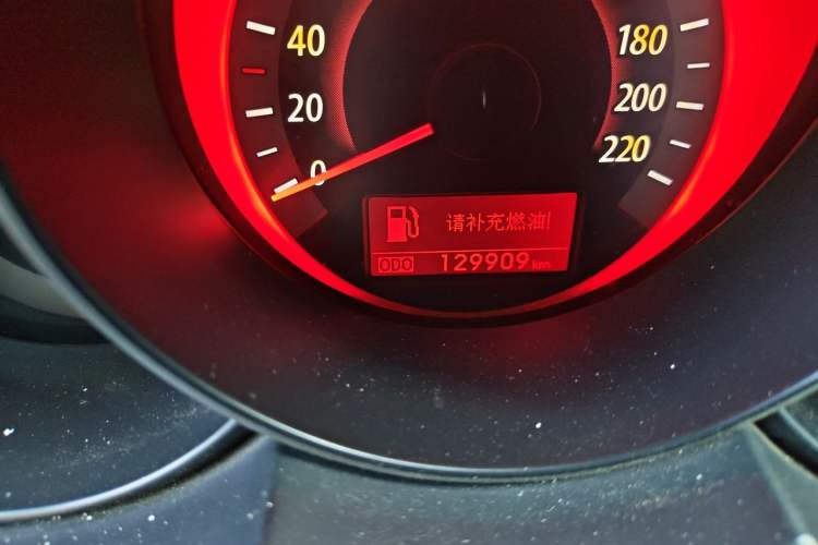 Used Kia Forte 2011 1.6L AT Premium Odometer Close Up