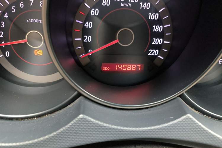 Used Kia Forte 2011 1.6L MT GL Odometer Close Up