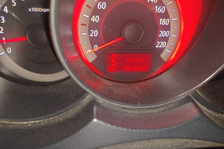 Used Kia Forte 2011 1.6L MT GLS Odometer Close Up