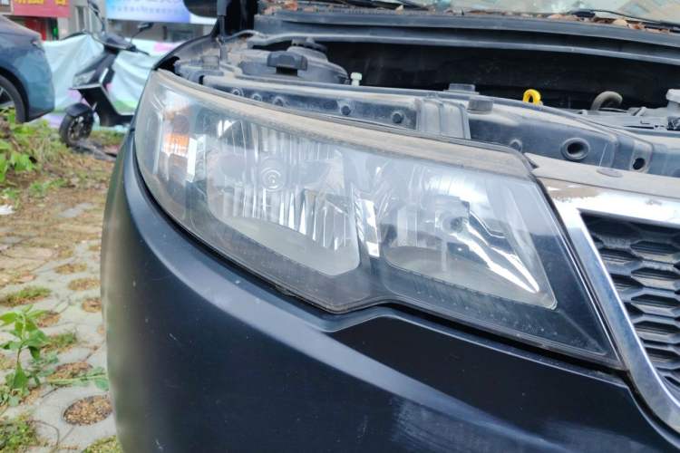 Used Kia Forte 2011 1.6L AT GL Right Front Headlight
