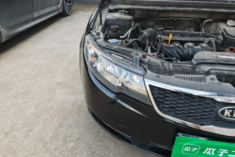 Used Kia Forte 2011 1.6L AT GL Right Front Headlight