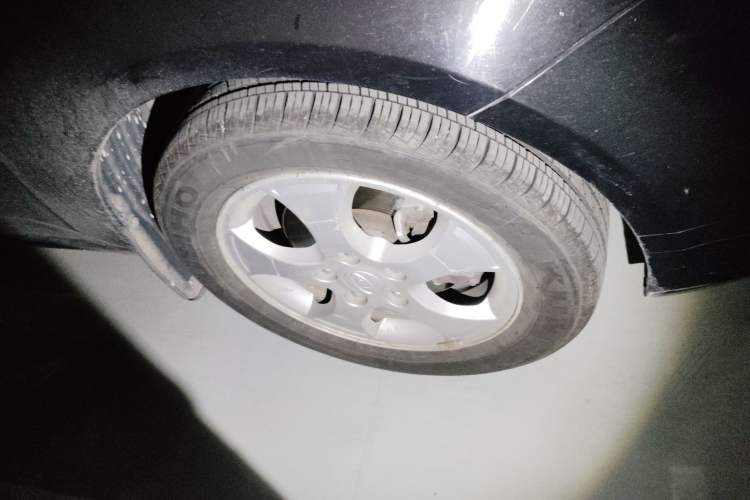 Used Kia Forte 2011 1.6L MT GLS Right Front Wheel Hub