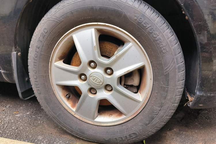 Used Kia Forte 2011 1.6L MT GL Right Front Wheel Hub