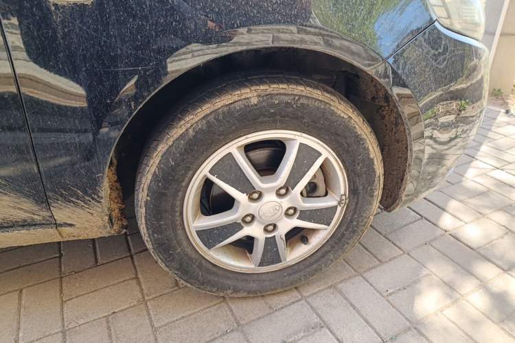 Used Kia Forte 2011 1.6L MT GL Right Front Wheel Hub