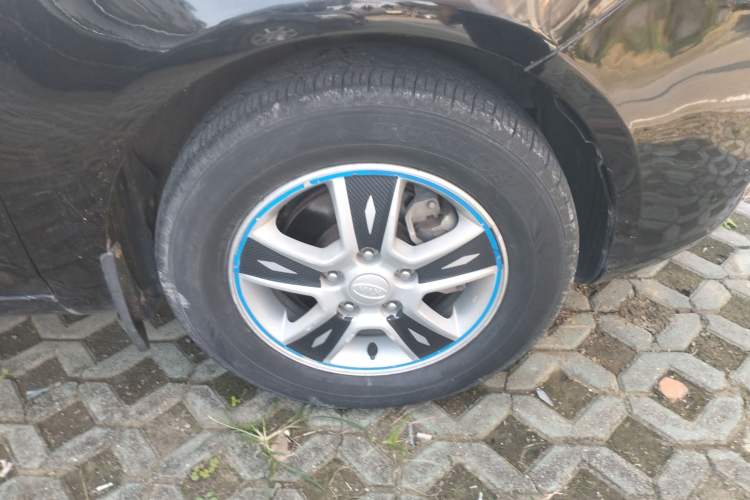 Used Kia Forte 2011 1.6L MT GL Right Front Wheel Hub