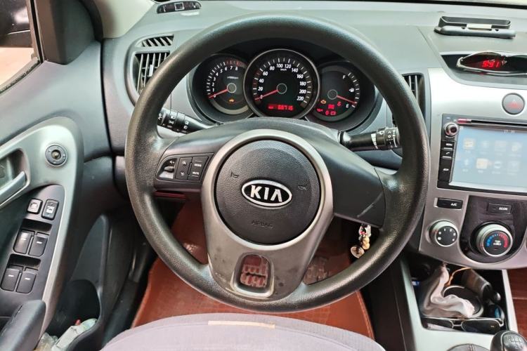Used Kia Forte 2011 1.6L MT GL Steering Wheel