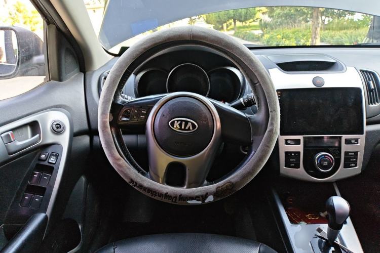 Used Kia Forte 2011 1.6L AT Premium Steering Wheel