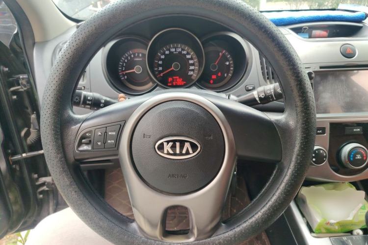 Used Kia Forte 2011 1.6L AT GL Steering Wheel