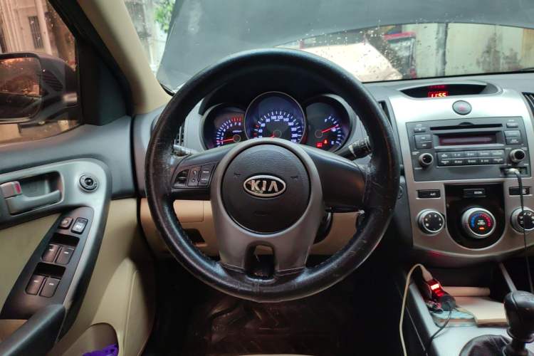 Used Kia Forte 2011 1.6L MT GL Steering Wheel