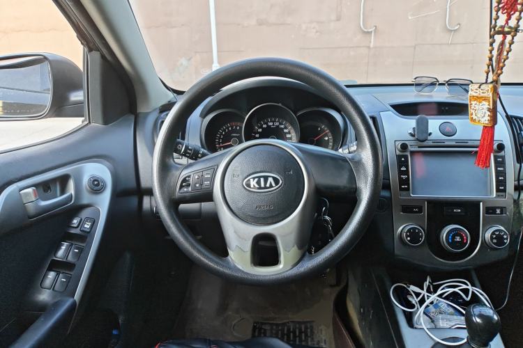 Used Kia Forte 2011 1.6L MT GL Steering Wheel