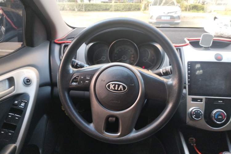 Used Kia Forte 2011 1.6L MT GL Steering Wheel