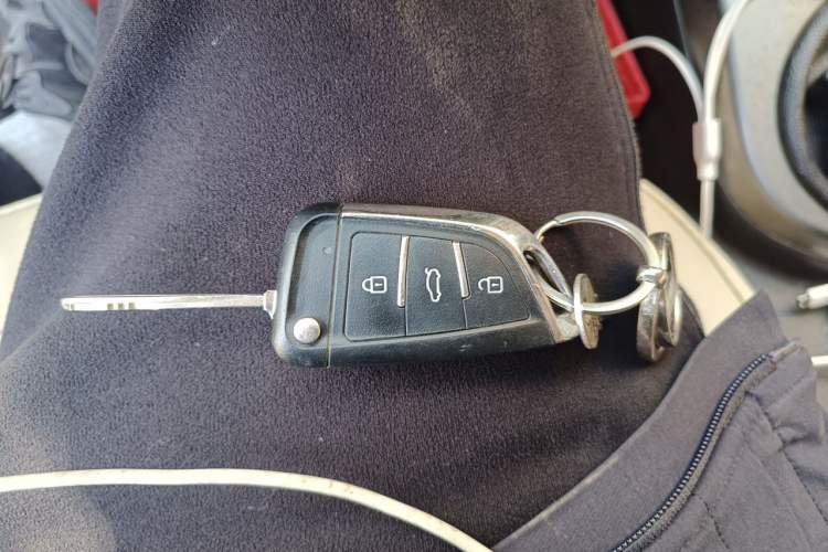 Used Kia Forte 2011 1.6L MT GL Vehicle Key