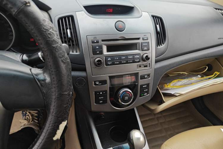 Used Kia Forte 2011 1.6L AT Premium Audio And AC Panel