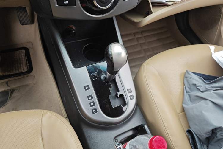 Used Kia Forte 2011 1.6L AT Premium Gear Lever