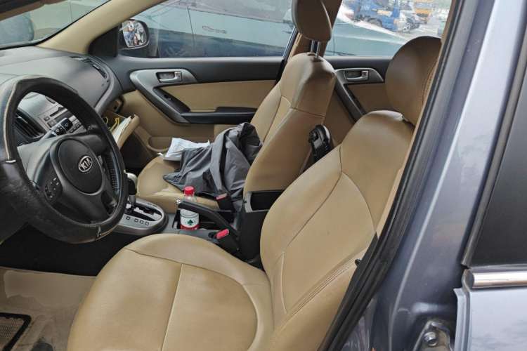 Used Kia Forte 2011 1.6L AT Premium Left Front Seat