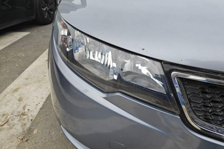 Used Kia Forte 2011 1.6L AT Premium Right Front Headlight