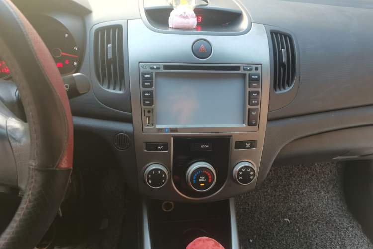 Used Kia Forte 2011 1.6L AT GL Audio And AC Panel