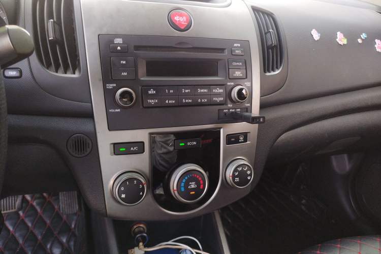 Used Kia Forte 2011 1.6L AT GL Audio And AC Panel