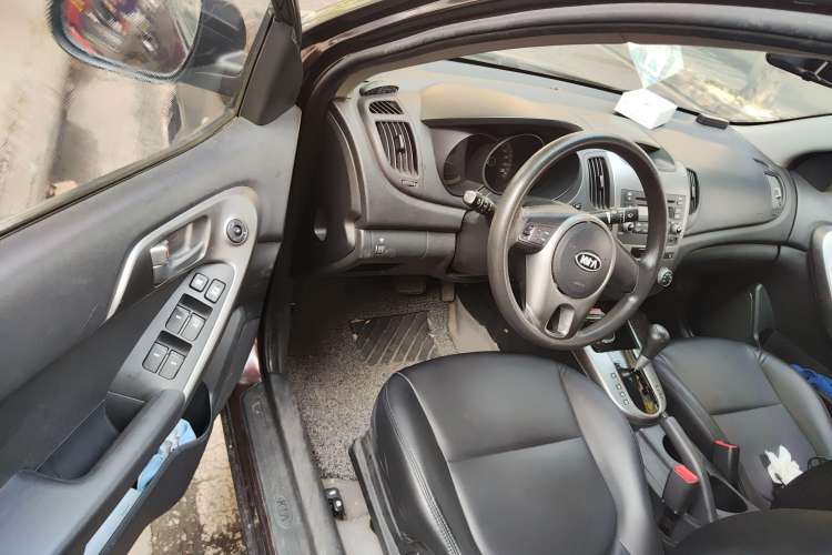 Used Kia Forte 2011 1.6L AT GL Driver Seat