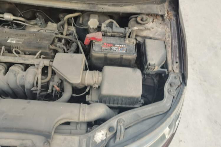 Used Kia Forte 2011 1.6L AT GL Engine Bay Left