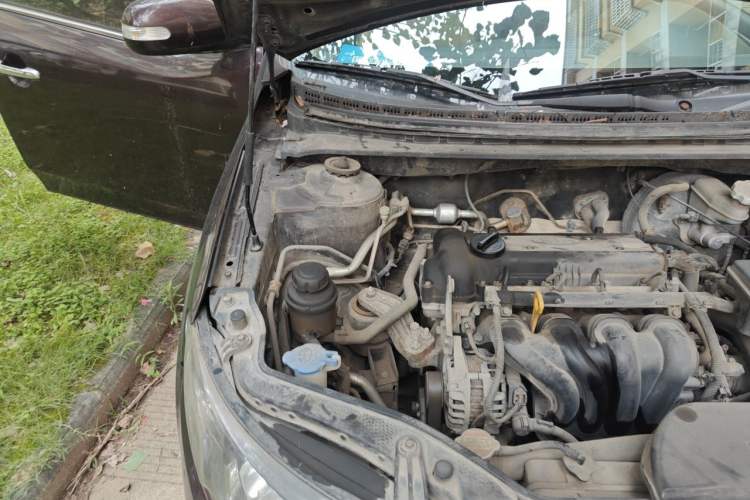 Used Kia Forte 2011 1.6L AT Premium Engine Bay Right