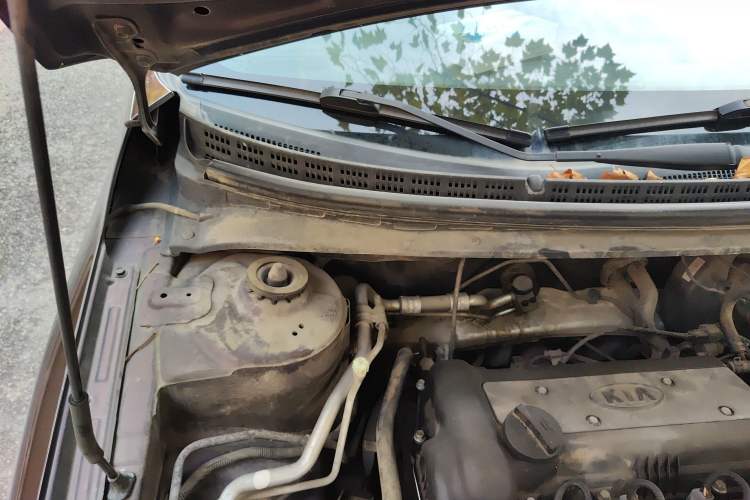 Used Kia Forte 2011 1.6L AT GL Engine Bay Right