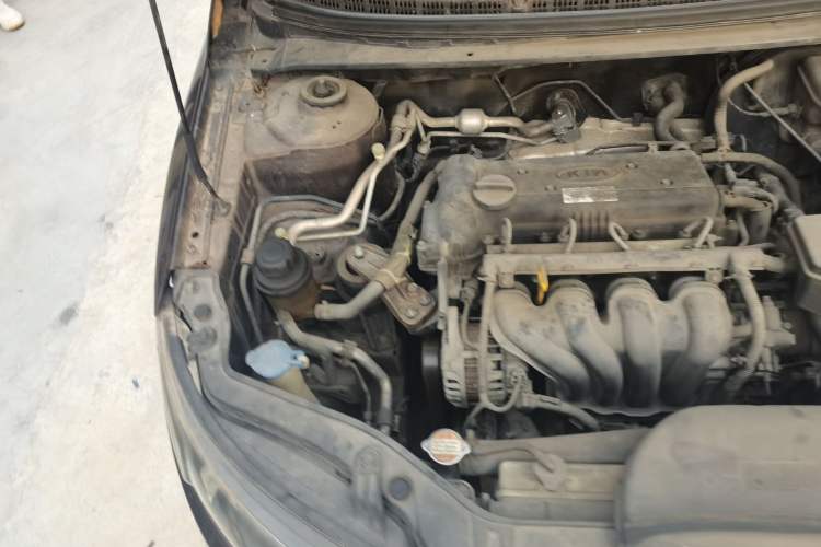 Used Kia Forte 2011 1.6L AT GL Engine Bay Right