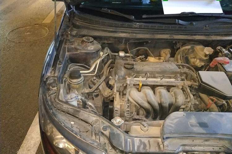 Used Kia Forte 2011 1.6L AT GL Engine Bay Right