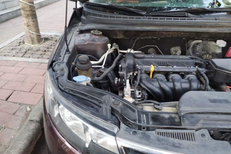 Used Kia Forte 2011 1.6L AT GL Engine Bay Right